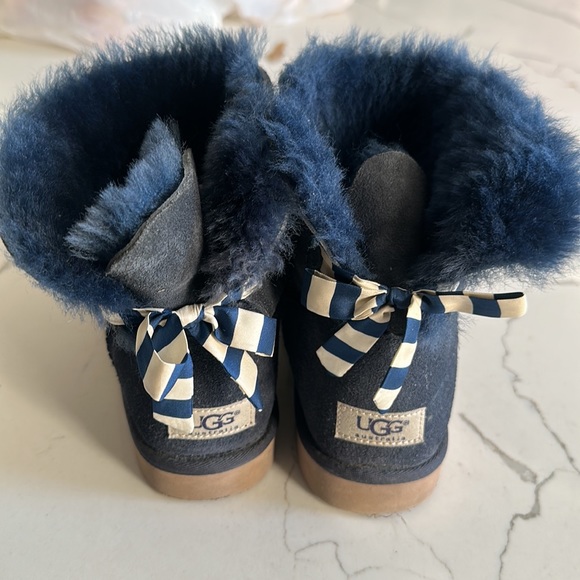 Ugg Australia mini Bailey navy blue boots size 7 - Picture 5 of 9